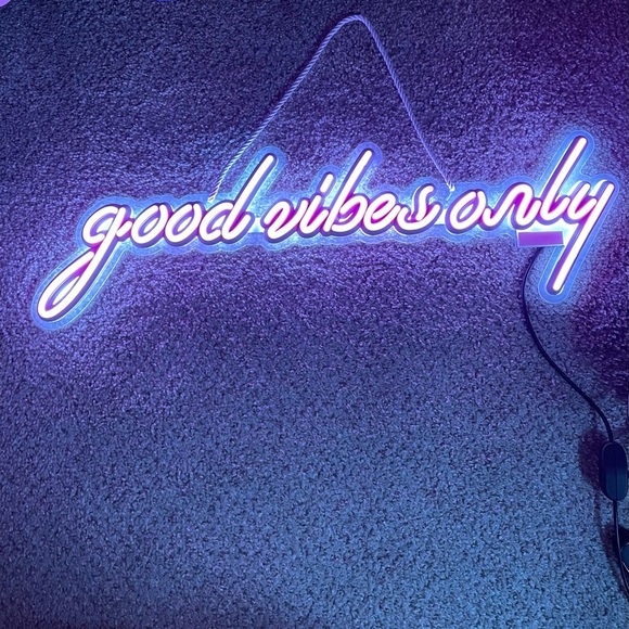 Good Vibes Only Neon Pink Light Up Sign - Picture 1 of 3